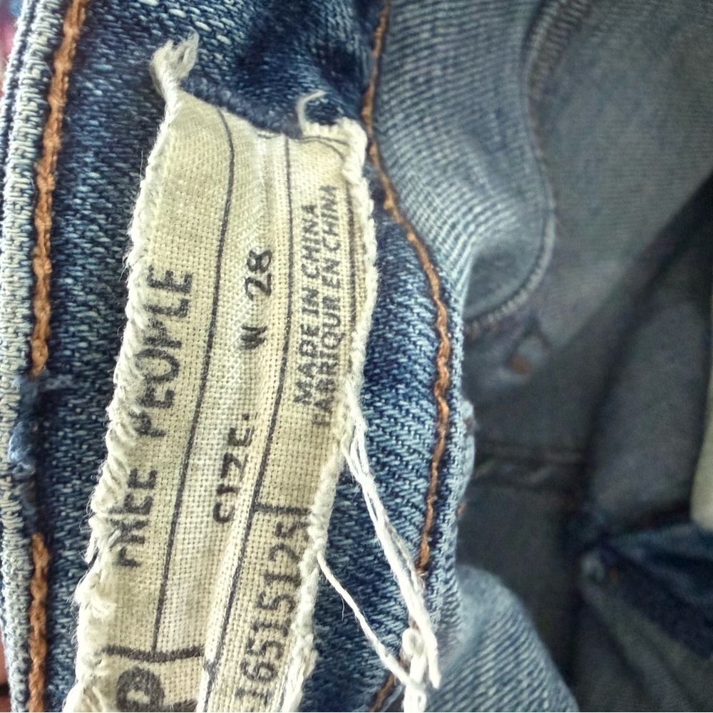 Free People Low Rise Classic Blue Denim Skinny Jeans Slit Hem 28 - Picture 7 of 7